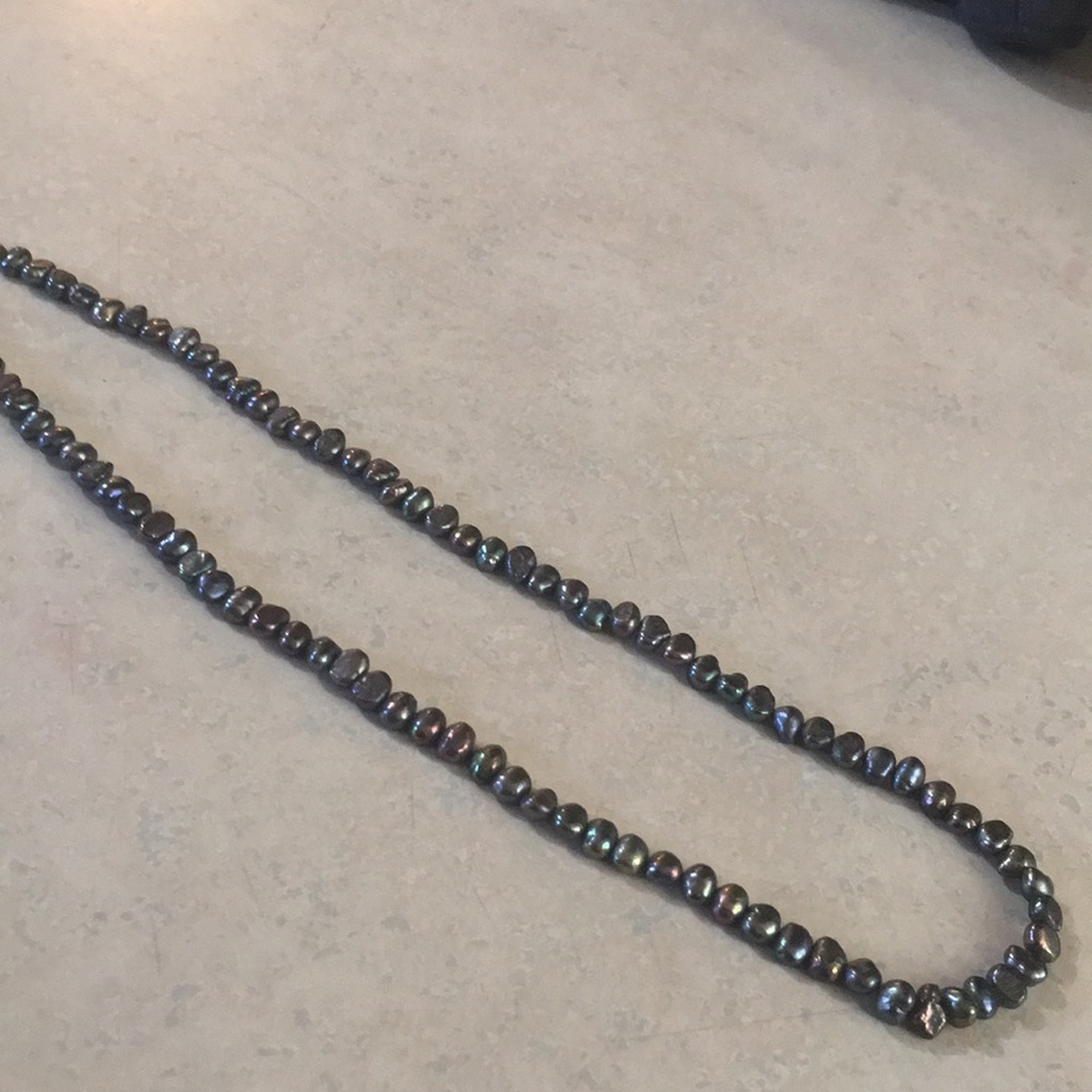 FW black pearl necklace